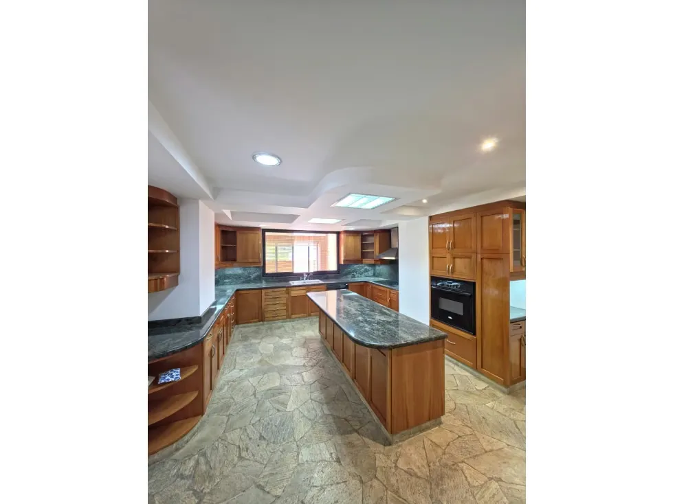 PLANTA BAJA DUPLEX EN VENTA 544 M2 - URB LA ALAMEDA - 15