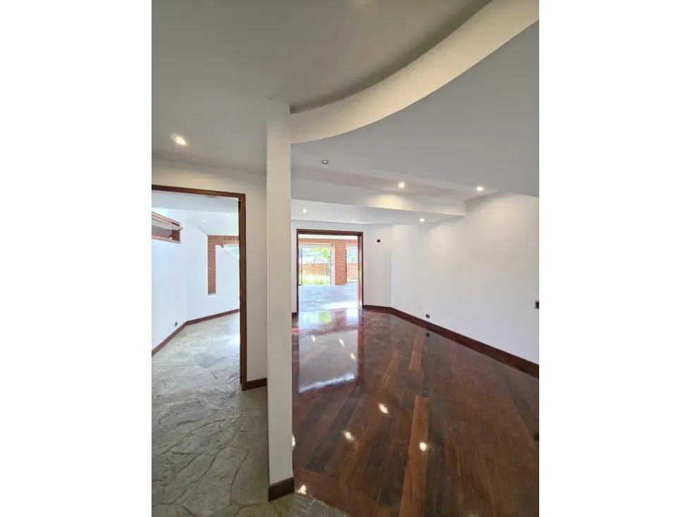 PLANTA BAJA DUPLEX EN VENTA 544 M2 - URB LA ALAMEDA - 17