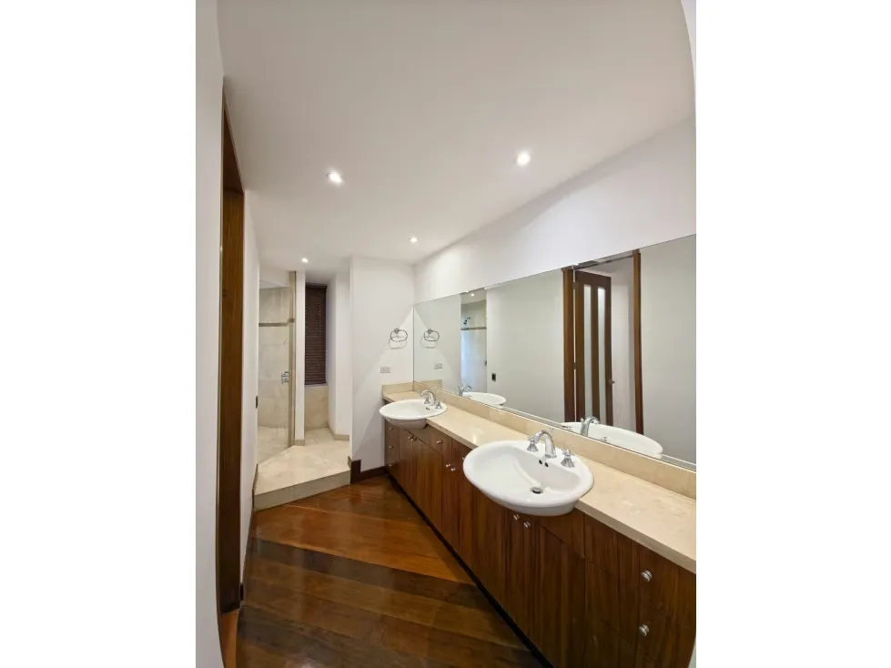 PLANTA BAJA DUPLEX EN VENTA 544 M2 - URB LA ALAMEDA - 4