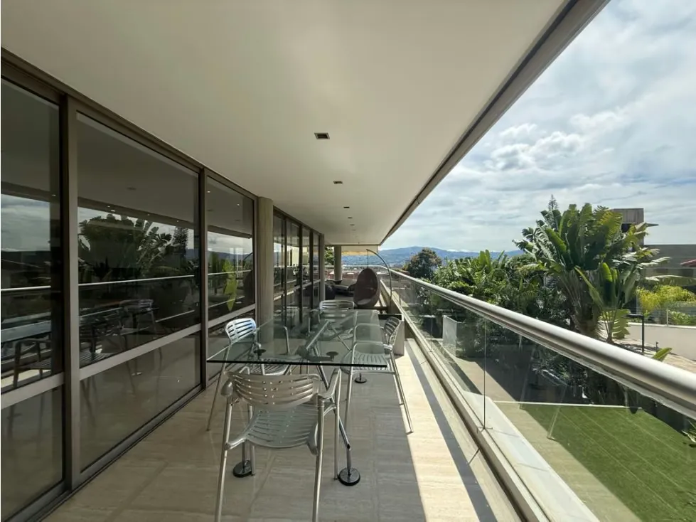 Se Vende apartamento Duplex 500m2 5H+S/5.5+S/6P Altamira