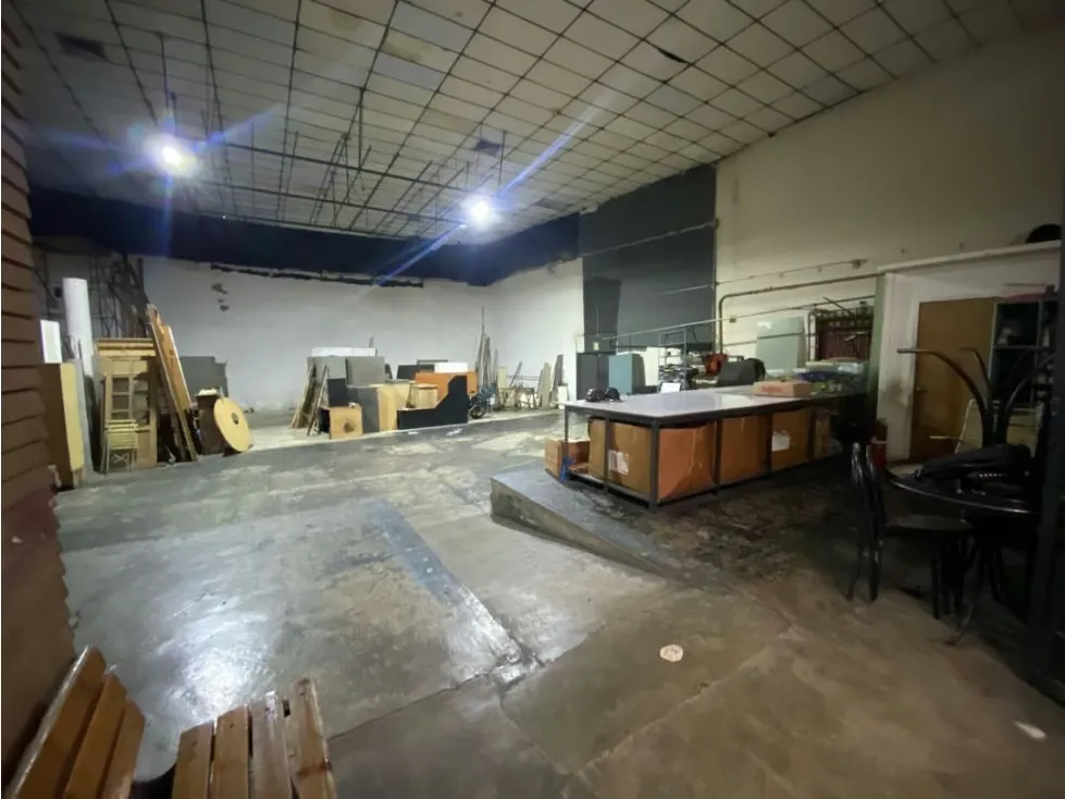 Vendo local comercial 880m2 El Llanito 2286