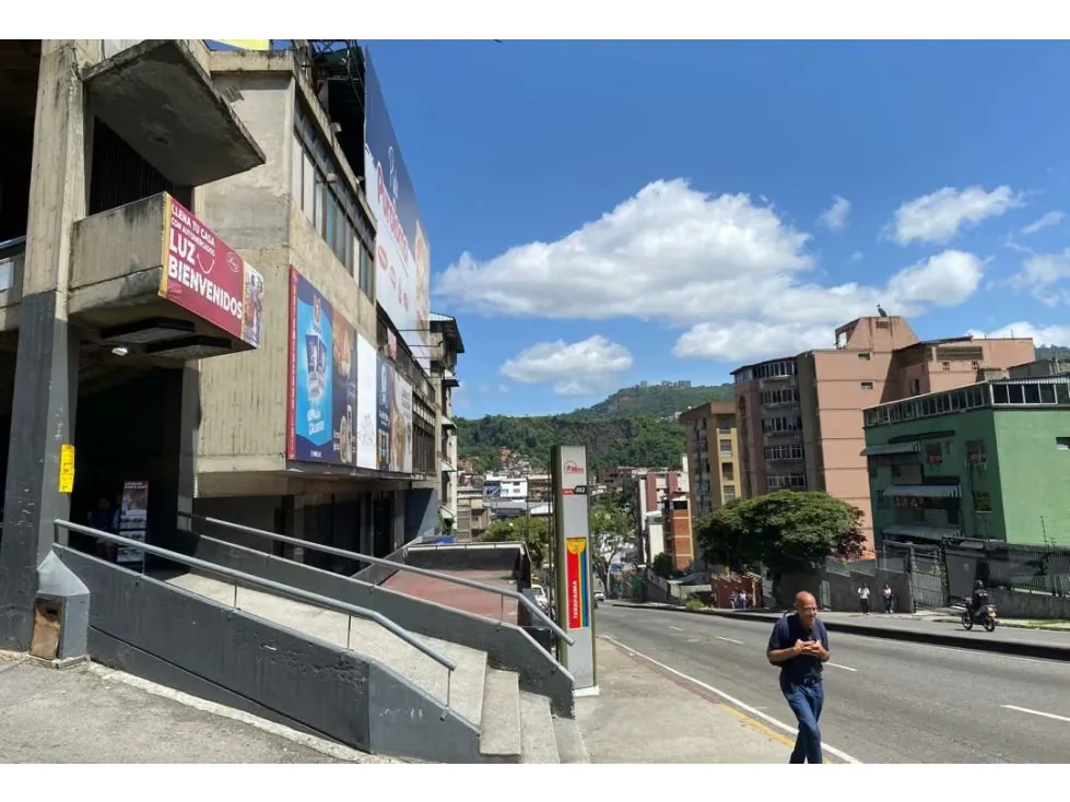 Vendo local comercial 880m2 El Llanito 2286 - 18