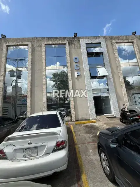 Se Vende Local Comercial Av. Luis Del Valle García
