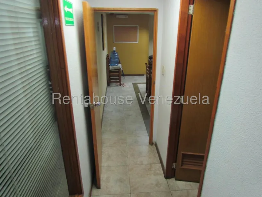 Local Comercial en Alquiler en Los Dos Caminos, Distrito Metropolitano - 14