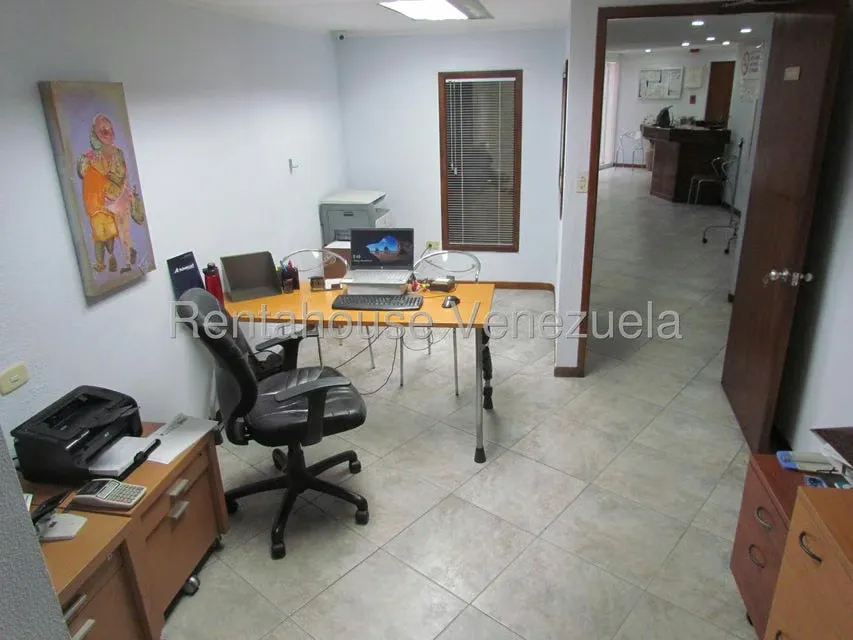 Local Comercial en Alquiler en Los Dos Caminos, Distrito Metropolitano - 10