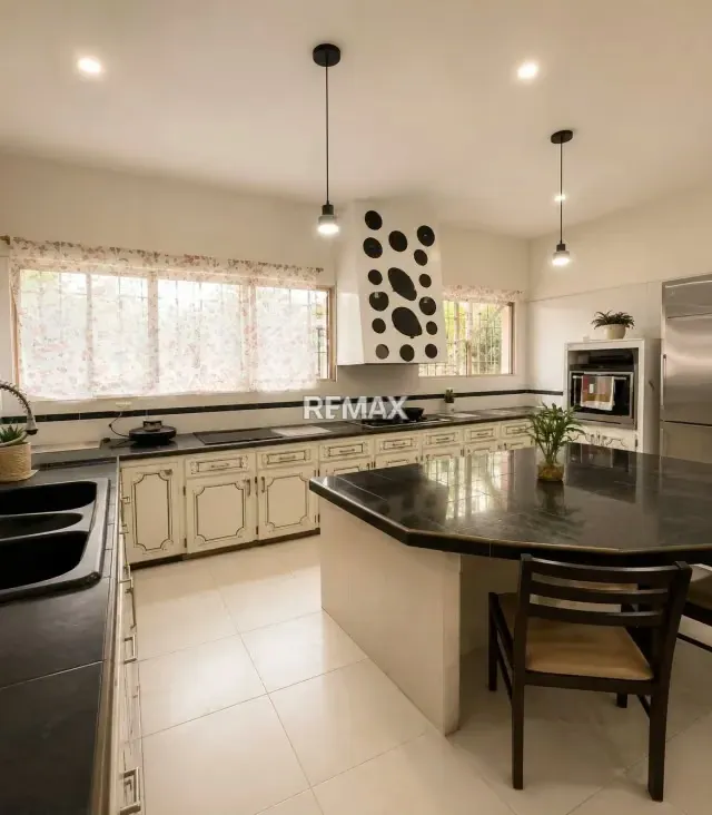 Quinta en Venta para Reconstruir sobre 2.100 m² en Alto Hatillo - 4