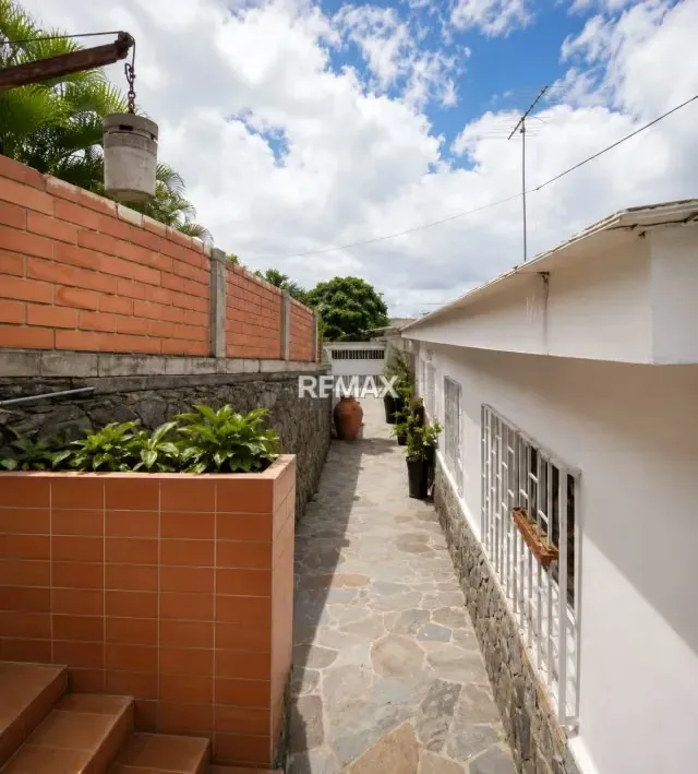 Quinta en Venta para Reconstruir sobre 2.100 m² en Alto Hatillo - 6