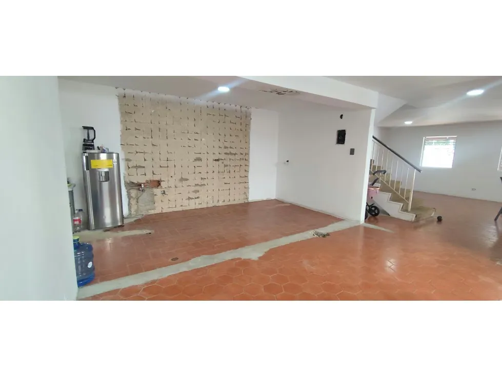 CASA PARA REMODELAR EN CALLE CERRADA LOMAS DE LA TRINIDAD - 8