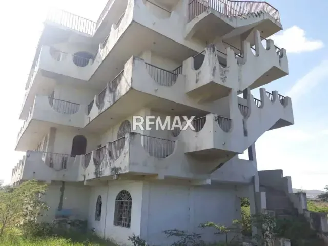 En Venta de Edificio Residencial con amplios de terreno de 4 hectáreas Vía principal, sector El Trapiche – Zona Norte de Barquisimeto - 18