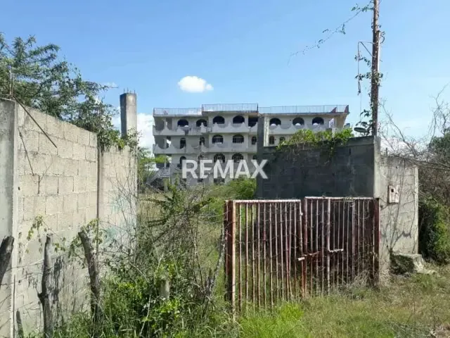 En Venta de Edificio Residencial con amplios de terreno de 4 hectáreas Vía principal, sector El Trapiche – Zona Norte de Barquisimeto - 6