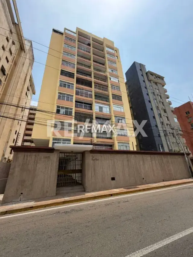 Apartamento en venta, cercano a plaza la República