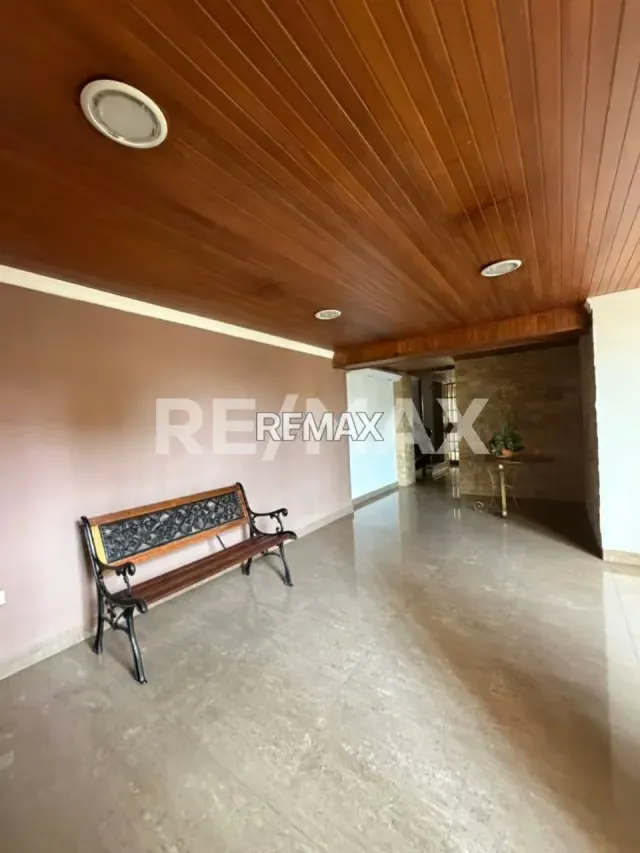 Apartamento en venta, cercano a plaza la República - 2
