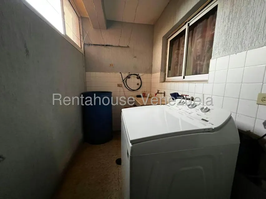 Apartamento (1 Nivel) en Venta en Avenida El Milagro, Zulia - 11
