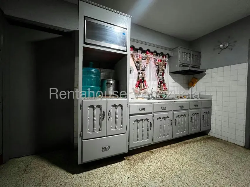 Apartamento (1 Nivel) en Venta en Avenida El Milagro, Zulia - 10
