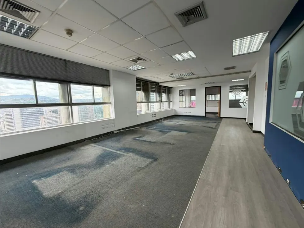 Se alquila Oficina 295m² Altamira
