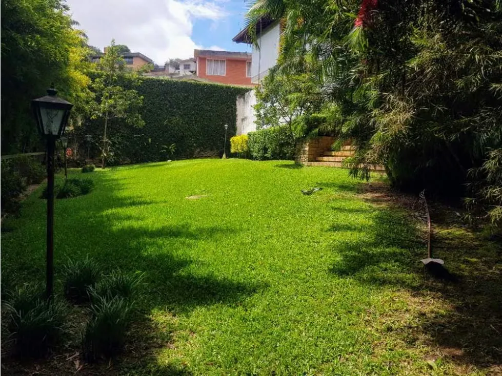 Se vende casa 550m2 4h+s/3b+s/4p La Lagunita 5768 - 11