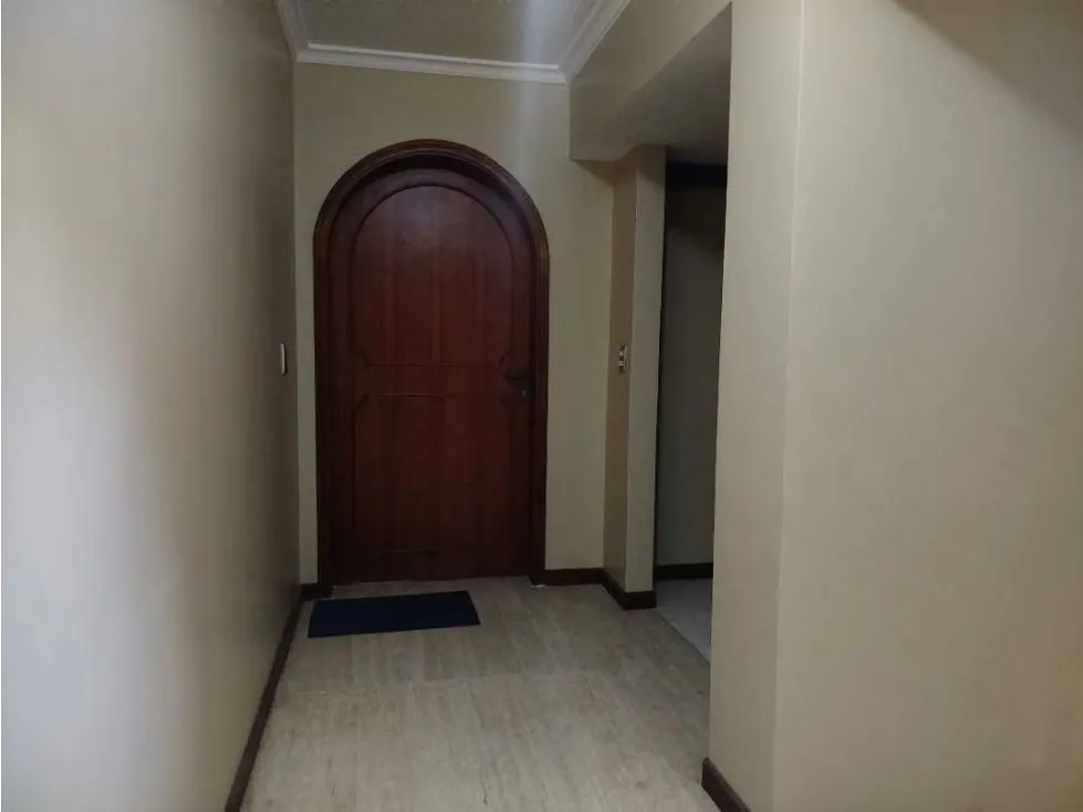 En Venta Edificio y Casa con terreno 2.547M2 en total La Floresta - 25
