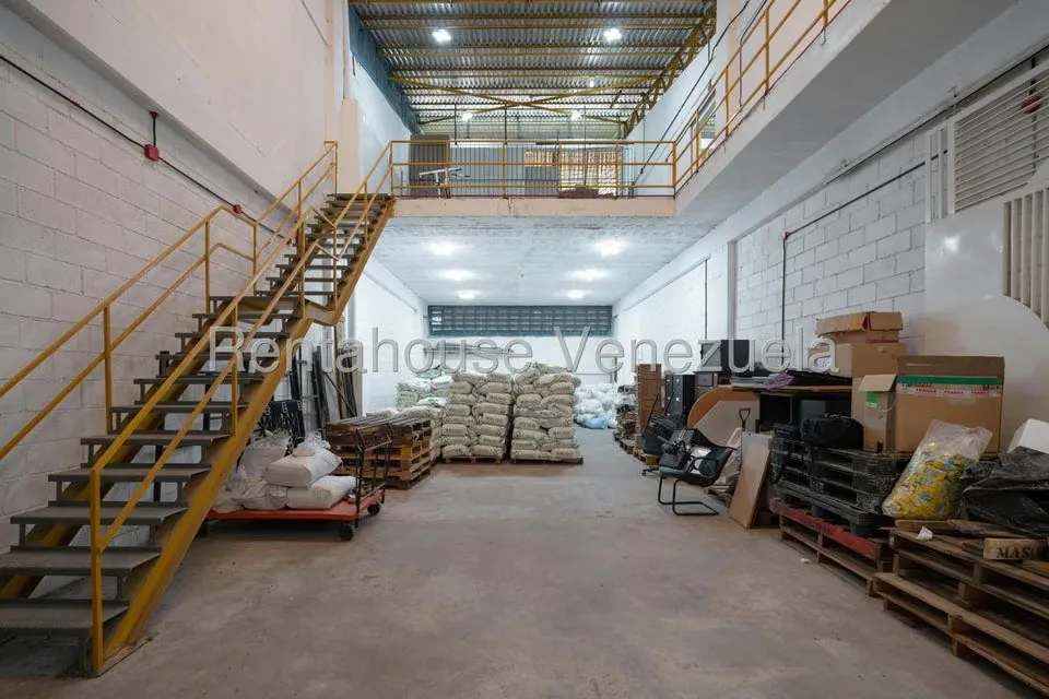 Negocios y Empresas (Mayorista y Distribucion) en Venta en Mampote, Miranda - 13