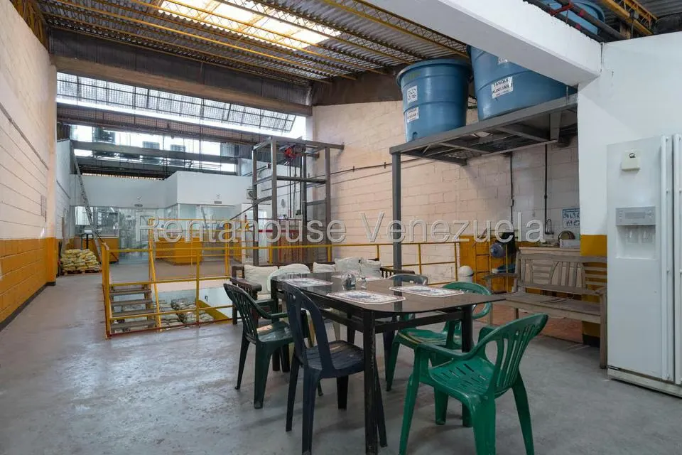 Negocios y Empresas (Mayorista y Distribucion) en Venta en Mampote, Miranda - 38