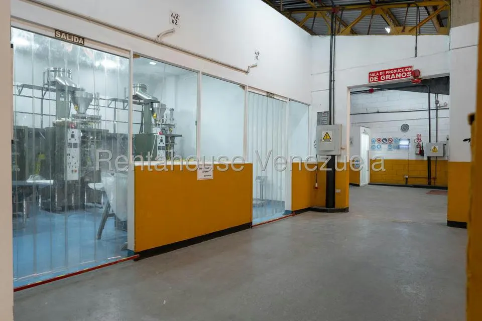 Negocios y Empresas (Mayorista y Distribucion) en Venta en Mampote, Miranda - 8