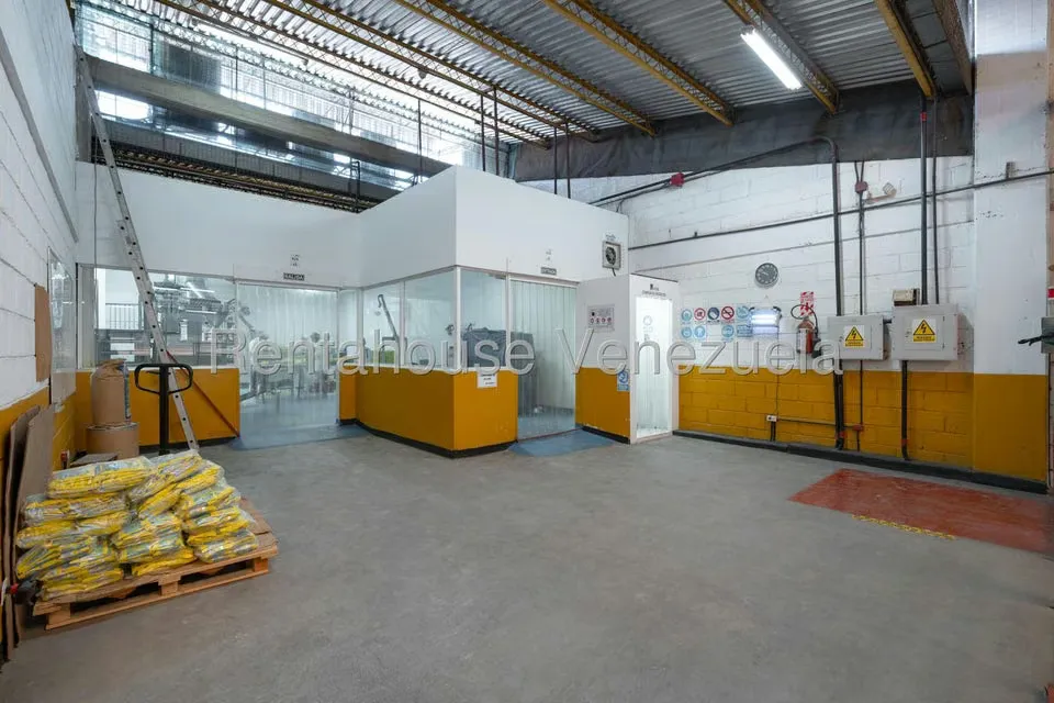 Negocios y Empresas (Mayorista y Distribucion) en Venta en Mampote, Miranda - 9