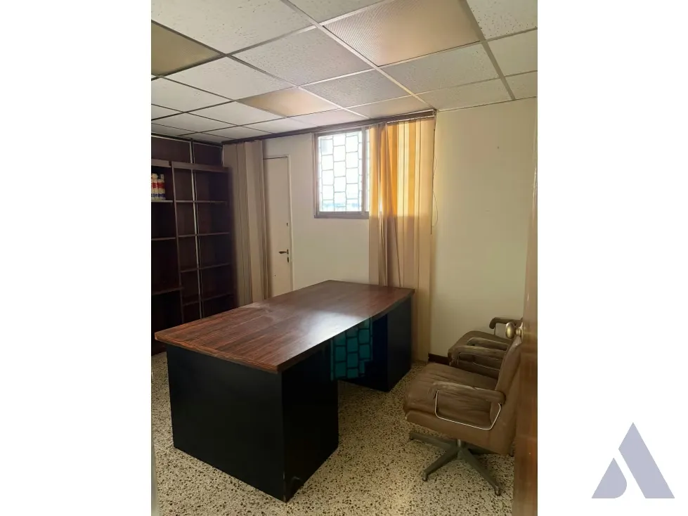 Vendo oficina 200m2 La Campiña 3777 - 5