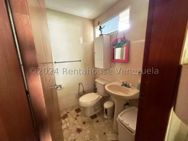 Casa (Multipes Niveles) en Venta en Los Naranjos del Cafetal, Distrito Metropolitano - 34