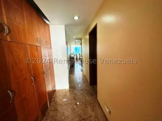 Casa (Multipes Niveles) en Venta en Los Naranjos del Cafetal, Distrito Metropolitano - 35
