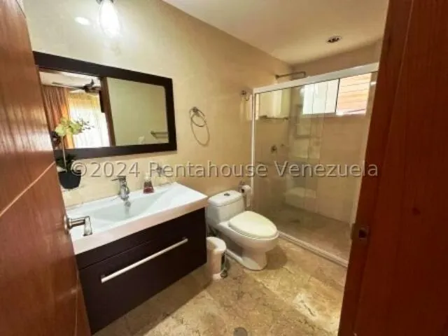 Casa (Multipes Niveles) en Venta en Los Naranjos del Cafetal, Distrito Metropolitano - 52