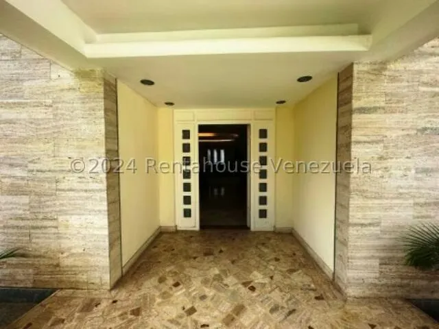 Casa (Multipes Niveles) en Venta en Los Naranjos del Cafetal, Distrito Metropolitano - 56