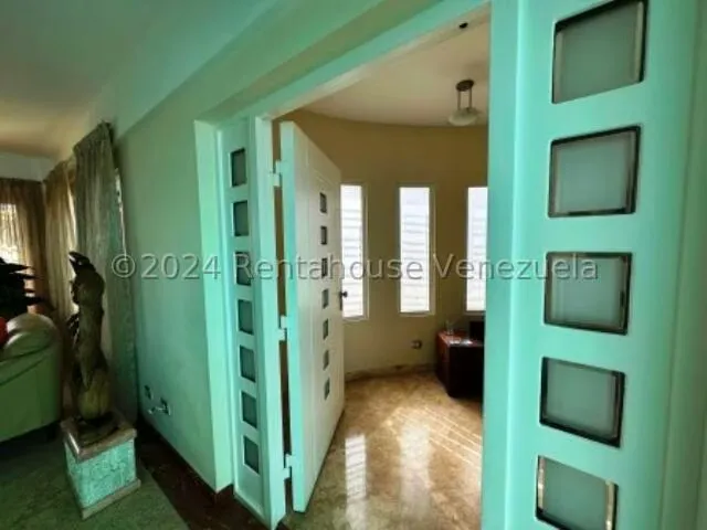 Casa (Multipes Niveles) en Venta en Los Naranjos del Cafetal, Distrito Metropolitano - 65