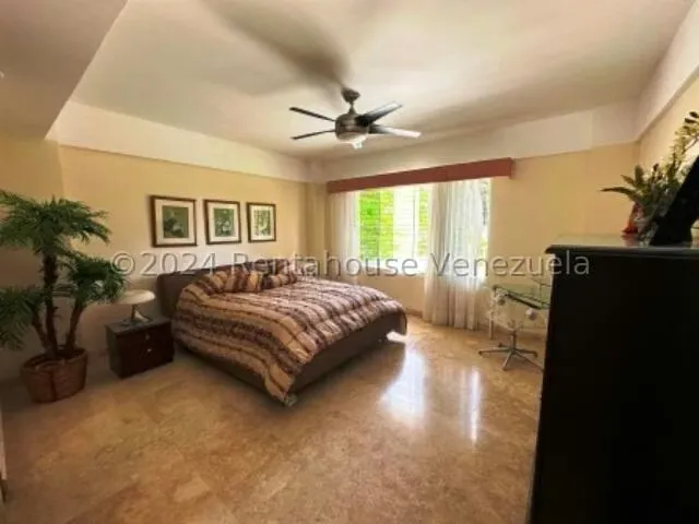 Casa (Multipes Niveles) en Venta en Los Naranjos del Cafetal, Distrito Metropolitano - 77