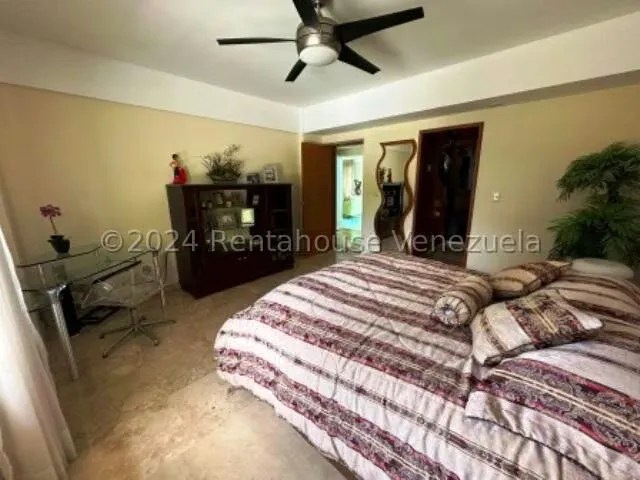Casa (Multipes Niveles) en Venta en Los Naranjos del Cafetal, Distrito Metropolitano - 80