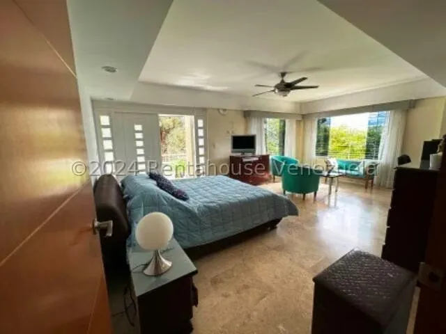 Casa (Multipes Niveles) en Venta en Los Naranjos del Cafetal, Distrito Metropolitano - 81
