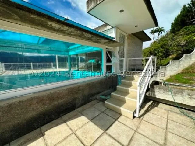 Casa (Multipes Niveles) en Venta en Los Naranjos del Cafetal, Distrito Metropolitano - 92