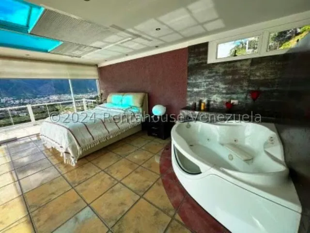 Casa (Multipes Niveles) en Venta en Los Naranjos del Cafetal, Distrito Metropolitano - 95