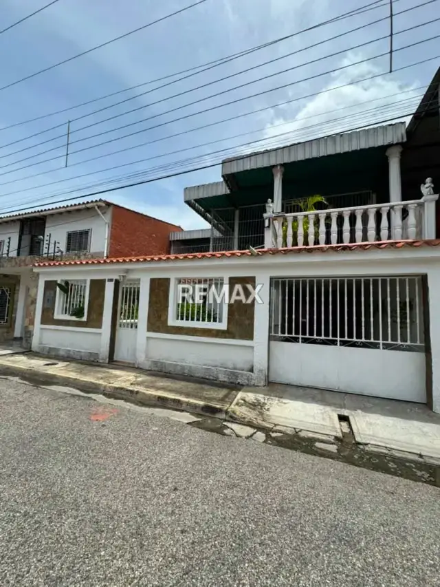 Casa de Una Planta Habitable o Para Reformar en Venta en San Diego, Valle Verde