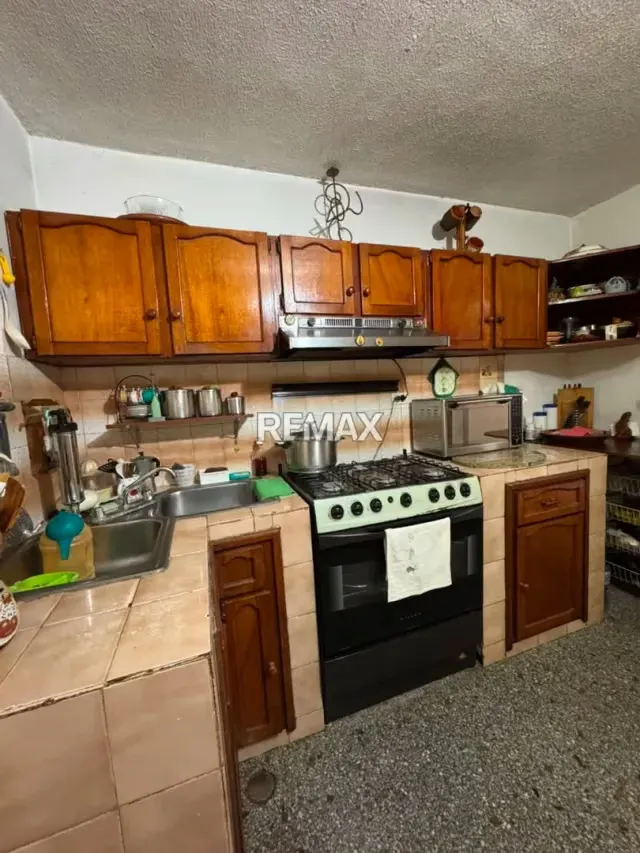 Casa de Una Planta Habitable o Para Reformar en Venta en San Diego, Valle Verde - 2
