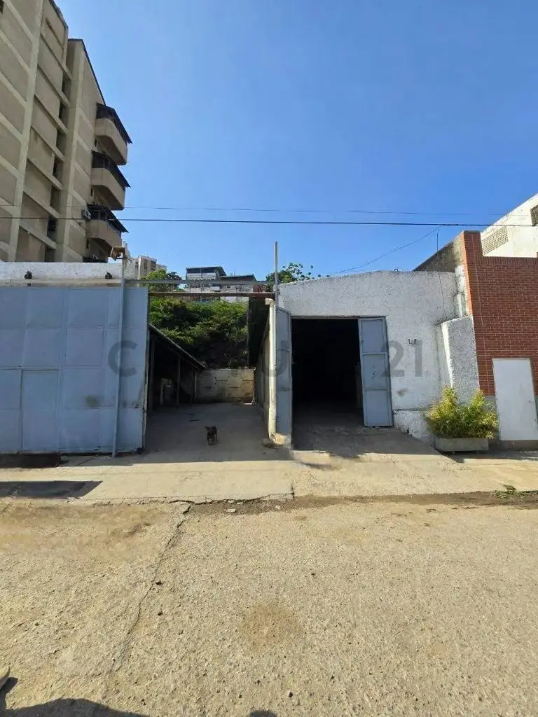 Inmueble Comercial en Catia La Mar R7