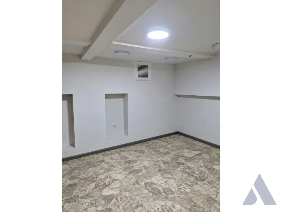 Alquilo local remodelado 40+45m2 Galerias Prados del Este 8561 - 7