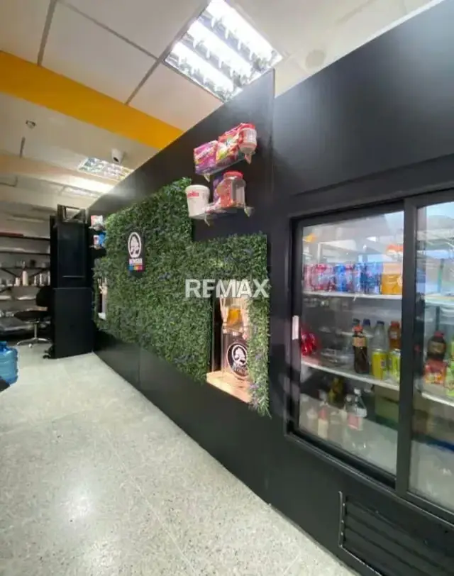 Local de 125 m² en exelente ubicacion a pie de av 9 principal La Mata