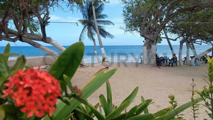 En venta Casa a orilla del mar en Pampatar