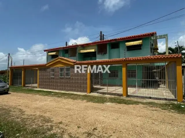 SE VENDE PROPIEDAD MULTIFUNCIONAL EN CHICHIRIVICHE
