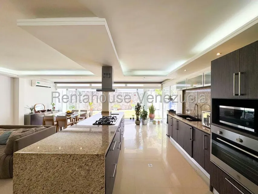 Casa (Multipes Niveles) en Venta en Prados del Este, Distrito Metropolitano - 17