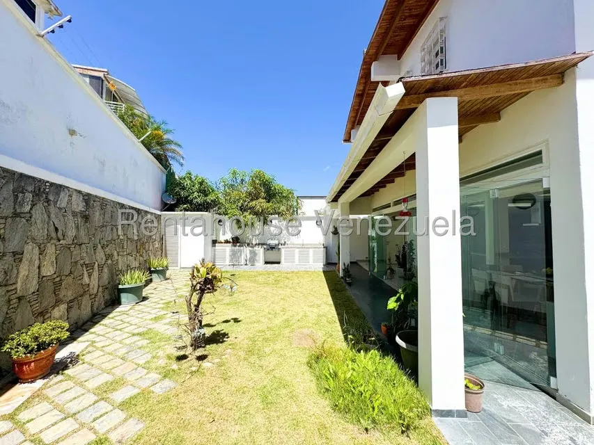 Casa (Multipes Niveles) en Venta en Prados del Este, Distrito Metropolitano - 23
