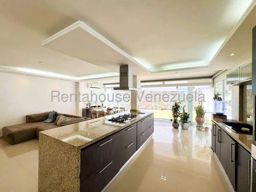 Casa (Multipes Niveles) en Venta en Prados del Este, Distrito Metropolitano - 4