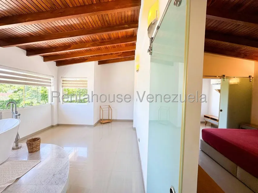 Casa (Multipes Niveles) en Venta en Prados del Este, Distrito Metropolitano - 34