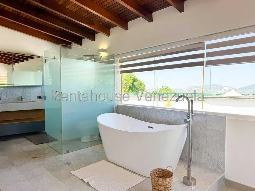 Casa (Multipes Niveles) en Venta en Prados del Este, Distrito Metropolitano - 47