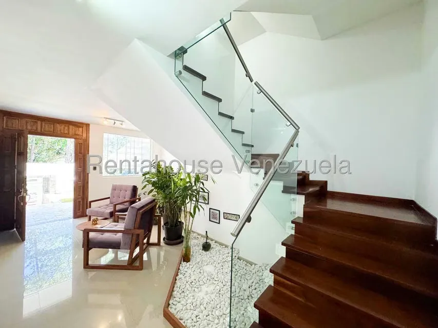 Casa (Multipes Niveles) en Venta en Prados del Este, Distrito Metropolitano - 6