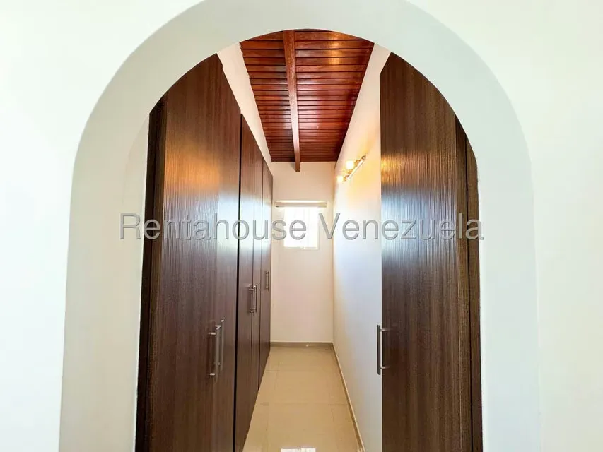 Casa (Multipes Niveles) en Venta en Prados del Este, Distrito Metropolitano - 58